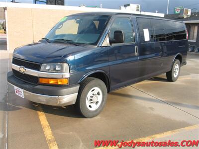 2015 Chevrolet Express LT 3500, 15 PASSENGE  LT 3500, 15 PASSENGE, 6.0 V8, 21,000 LOW MILES - Photo 28 - North Platte, NE 69101