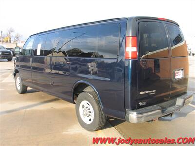 2015 Chevrolet Express LT 3500, 15 PASSENGE  LT 3500, 15 PASSENGE, 6.0 V8, 21,000 LOW MILES - Photo 30 - North Platte, NE 69101