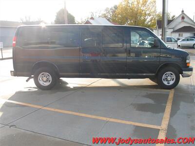 2015 Chevrolet Express LT 3500, 15 PASSENGE  LT 3500, 15 PASSENGE, 6.0 V8, 21,000 LOW MILES - Photo 34 - North Platte, NE 69101