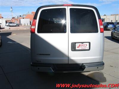 2017 Chevrolet Express LT 3500  LT 3500, EXTENDED 15 PASSENGE, 6.0 V8, - Photo 29 - North Platte, NE 69101