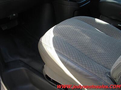 2017 Chevrolet Express LT 3500  LT 3500, EXTENDED 15 PASSENGE, 6.0 V8, - Photo 4 - North Platte, NE 69101