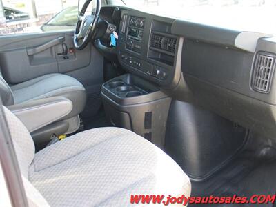 2017 Chevrolet Express LT 3500  LT 3500, EXTENDED 15 PASSENGE, 6.0 V8, - Photo 19 - North Platte, NE 69101