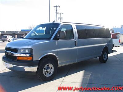 2017 Chevrolet Express LT 3500  LT 3500, EXTENDED 15 PASSENGE, 6.0 V8, - Photo 26 - North Platte, NE 69101
