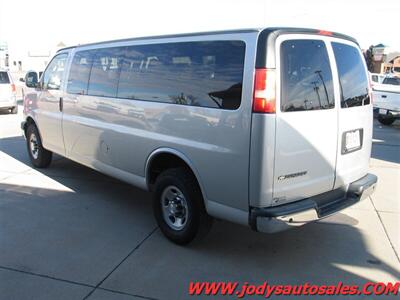 2017 Chevrolet Express LT 3500  LT 3500, EXTENDED 15 PASSENGE, 6.0 V8, - Photo 28 - North Platte, NE 69101