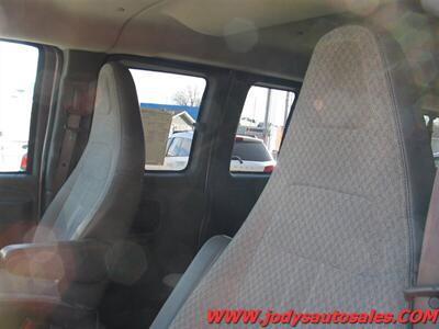 2017 Chevrolet Express LT 3500  LT 3500, EXTENDED 15 PASSENGE, 6.0 V8, - Photo 5 - North Platte, NE 69101