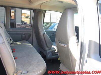 2017 Chevrolet Express LT 3500  LT 3500, EXTENDED 15 PASSENGE, 6.0 V8, - Photo 23 - North Platte, NE 69101