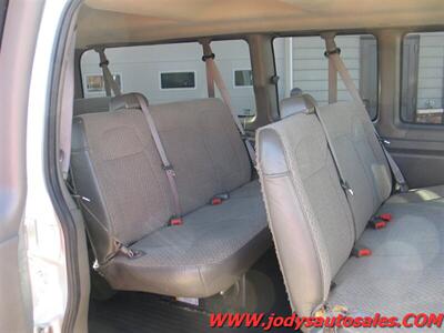 2017 Chevrolet Express LT 3500  LT 3500, EXTENDED 15 PASSENGE, 6.0 V8, - Photo 22 - North Platte, NE 69101