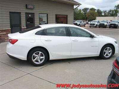2018 Chevrolet Malibu LS, LOW 35,000 MILES, Hail Damage Special  LS, LOW 35,000 MILES, Hail Damage Special - Photo 32 - North Platte, NE 69101