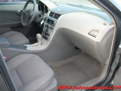 2009 Chevrolet Malibu LS   - Photo 16 - North Platte, NE 69101