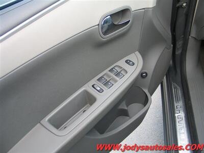 2009 Chevrolet Malibu LS   - Photo 3 - North Platte, NE 69101