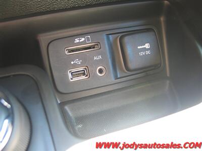 2018 Jeep Cherokee Latitude  Latitude, 4WD, LOW 55,000 MILES - Photo 16 - North Platte, NE 69101