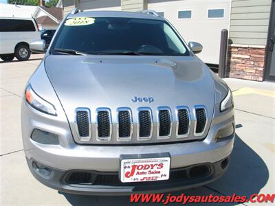2018 Jeep Cherokee Latitude  Latitude, 4WD, LOW 55,000 MILES - Photo 29 - North Platte, NE 69101