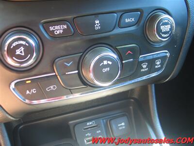 2018 Jeep Cherokee Latitude  Latitude, 4WD, LOW 55,000 MILES - Photo 15 - North Platte, NE 69101