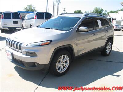 2018 Jeep Cherokee Latitude  Latitude, 4WD, LOW 55,000 MILES - Photo 23 - North Platte, NE 69101