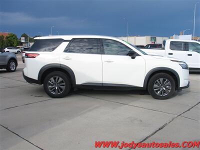 2023 Nissan Pathfinder S  S, 4WD, 3RD ROW SEATING, 3.5L V6 - Photo 37 - North Platte, NE 69101
