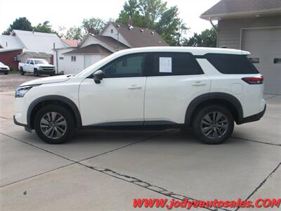 2023 Nissan Pathfinder S  S, 4WD, 3RD ROW SEATING, 3.5L V6 - Photo 33 - North Platte, NE 69101