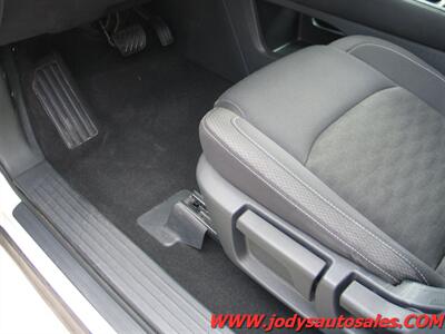 2023 Nissan Pathfinder S  S, 4WD, 3RD ROW SEATING, 3.5L V6 - Photo 4 - North Platte, NE 69101