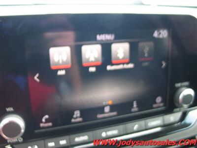 2023 Nissan Pathfinder S  S, 4WD, 3RD ROW SEATING, 3.5L V6 - Photo 18 - North Platte, NE 69101
