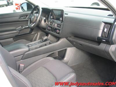2023 Nissan Pathfinder S  S, 4WD, 3RD ROW SEATING, 3.5L V6 - Photo 26 - North Platte, NE 69101