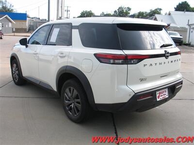 2023 Nissan Pathfinder S  S, 4WD, 3RD ROW SEATING, 3.5L V6 - Photo 34 - North Platte, NE 69101