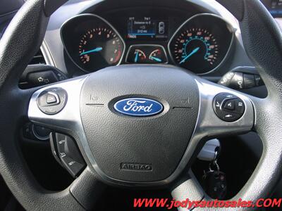 2016 Ford Escape S  S, FWD, 4DR, 31+ MPG - Photo 16 - North Platte, NE 69101