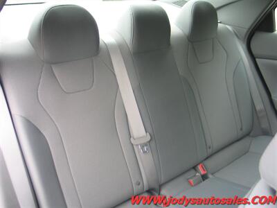 2021 Hyundai ELANTRA SE  SE, FWD, HYBRID, 40 MPG - Photo 24 - North Platte, NE 69101