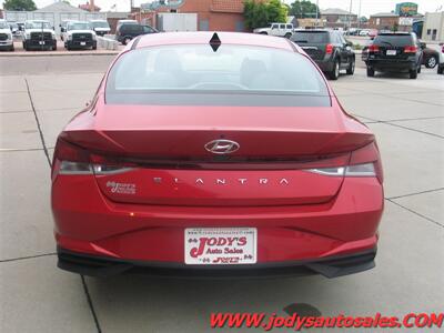2021 Hyundai ELANTRA SE  SE, FWD, HYBRID, 40 MPG - Photo 29 - North Platte, NE 69101