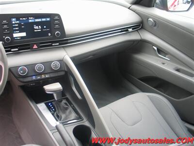 2021 Hyundai ELANTRA SE  SE, FWD, HYBRID, 40 MPG - Photo 7 - North Platte, NE 69101