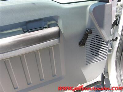 2013 Ford F-250 XL, MAINT UTILITY XL, MAINT UTILITY BOX, 4X2, 40,000 LOW MILES - Photo 3 - North Platte, NE 69101