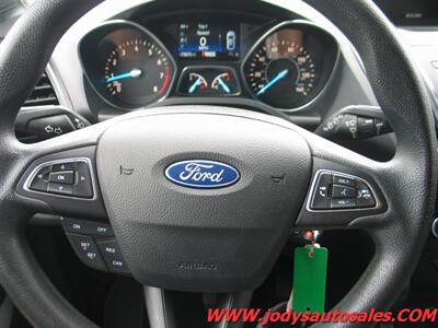 2018 Ford Escape SE  AWD, SE, - Photo 17 - North Platte, NE 69101