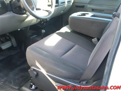 2011 Chevrolet Silverado 2500 W/T, 6.0 V-8, 4X4, LOW 86,000 MILES - Photo 4 - North Platte, NE 69101