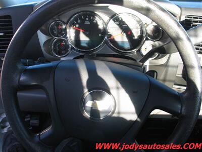 2011 Chevrolet Silverado 2500 W/T, 6.0 V-8, 4X4, LOW 86,000 MILES - Photo 9 - North Platte, NE 69101
