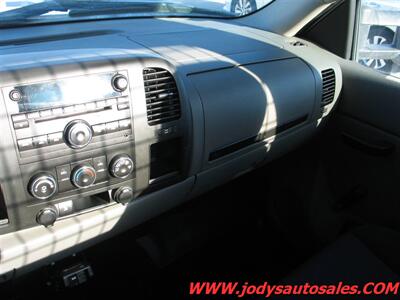 2011 Chevrolet Silverado 2500 W/T, 6.0 V-8, 4X4, LOW 86,000 MILES - Photo 13 - North Platte, NE 69101