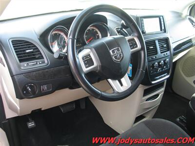 2017 Dodge Grand Caravan  SE, FWD, DVD, STOW & GO, 3.6 L V-6, LOW 65,000 MILES - Photo 2 - North Platte, NE 69101