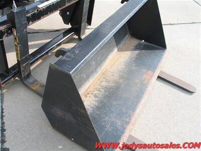 2024 Yanmar SA223BI-L Sub-Compact, 4WD, Pallet Forks, 3-point hitch rear disc, front bucket - Photo 22 - North Platte, NE 69101
