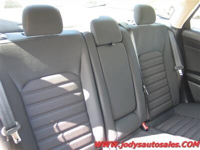 2018 Ford Fusion Hybrid SE  SE, GAS/HYBRID, 40 MPG, LOW, LOW 40,000 MILES - Photo 25 - North Platte, NE 69101