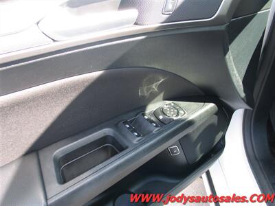 2018 Ford Fusion Hybrid SE  SE, GAS/HYBRID, 40 MPG, LOW, LOW 40,000 MILES - Photo 3 - North Platte, NE 69101