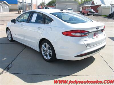 2018 Ford Fusion Hybrid SE  SE, GAS/HYBRID, 40 MPG, LOW, LOW 40,000 MILES - Photo 29 - North Platte, NE 69101
