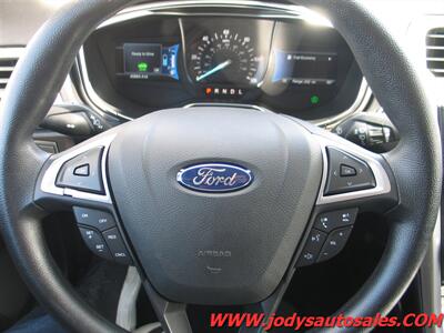 2018 Ford Fusion Hybrid SE  SE, GAS/HYBRID, 40 MPG, LOW, LOW 40,000 MILES - Photo 15 - North Platte, NE 69101