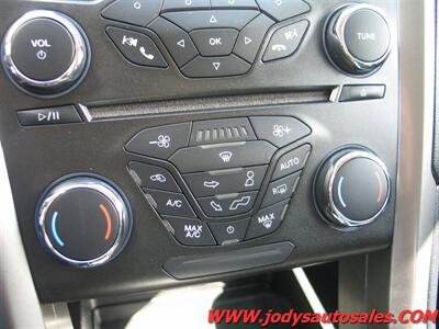 2018 Ford Fusion Hybrid SE  SE, GAS/HYBRID, 40 MPG, LOW, LOW 40,000 MILES - Photo 19 - North Platte, NE 69101