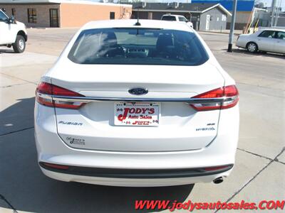 2018 Ford Fusion Hybrid SE  SE, GAS/HYBRID, 40 MPG, LOW, LOW 40,000 MILES - Photo 30 - North Platte, NE 69101