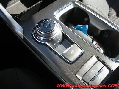 2018 Ford Fusion Hybrid SE  SE, GAS/HYBRID, 40 MPG, LOW, LOW 40,000 MILES - Photo 21 - North Platte, NE 69101