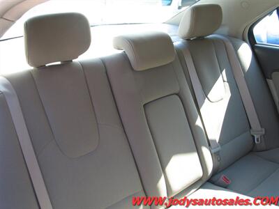2011 Ford Fusion Hybrid   - Photo 20 - North Platte, NE 69101