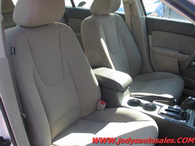 2011 Ford Fusion Hybrid   - Photo 18 - North Platte, NE 69101