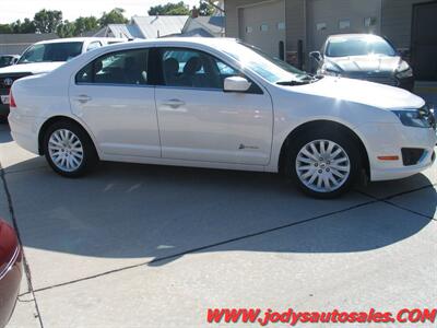 2011 Ford Fusion Hybrid   - Photo 27 - North Platte, NE 69101