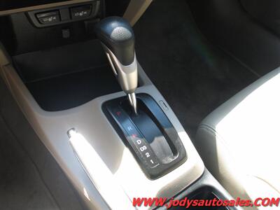 2012 Honda Civic EX-L w/Navi EX-L, HEATED LEATHER, SUNROOF, XM RADIO - Photo 22 - North Platte, NE 69101