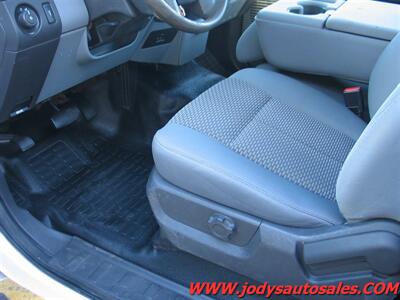 2012 Ford F-250 XL, Reg Cab 8' Bed, 4X4, 6.2L Flex Fuel V - Photo 4 - North Platte, NE 69101