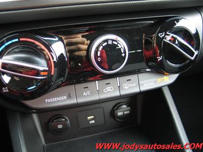 2023 Hyundai KONA SE SE, AWD, XM Radio, Bluetooth, 33MPG - Photo 18 - North Platte, NE 69101