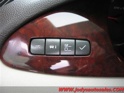 2008 Buick Lucerne CXL  CXL, HEATED & COOL LEATHER SEATS, 3800 V6 - Photo 11 - North Platte, NE 69101