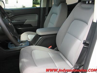 2016 Chevrolet Colorado 4DR., 4X4, CREW CAB, LOW 30,000 MILES - Photo 5 - North Platte, NE 69101